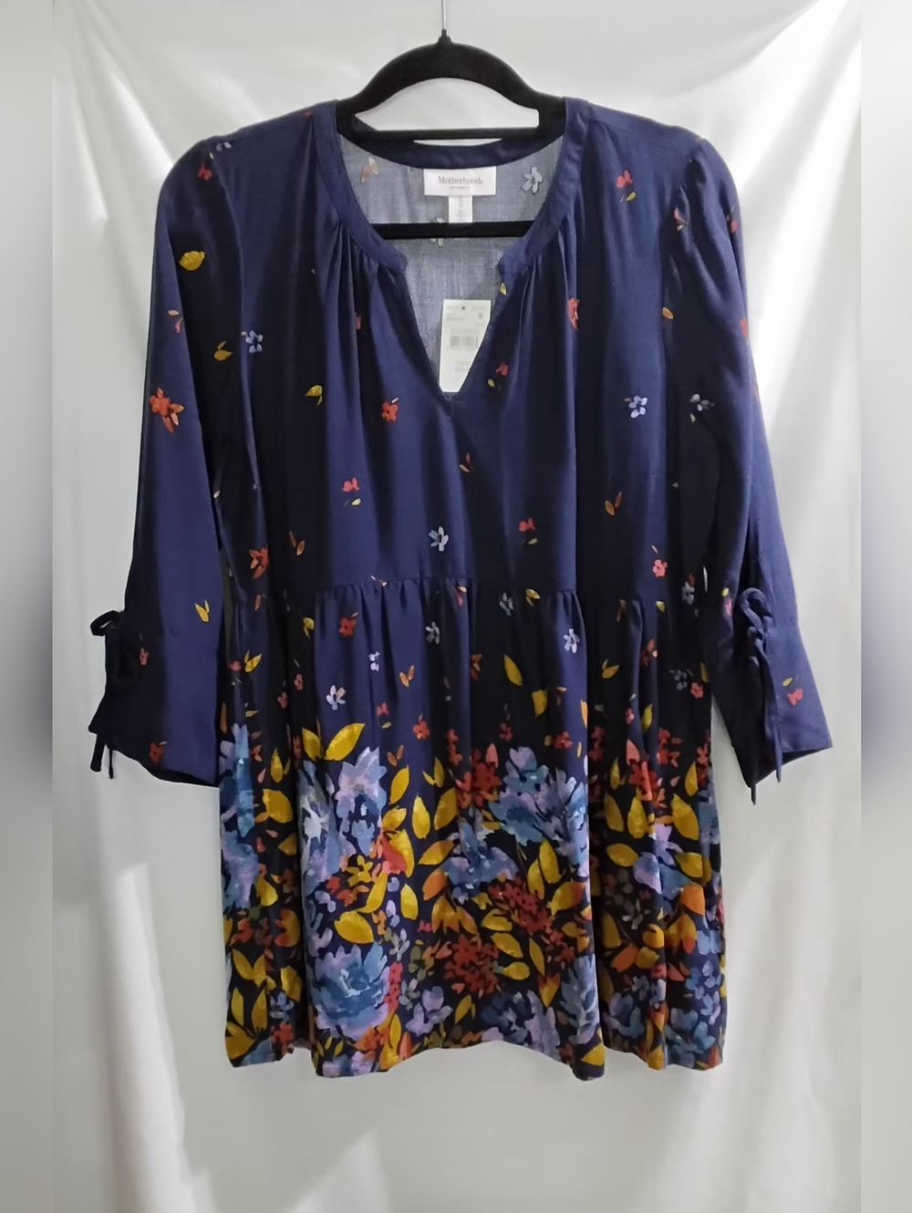 Motherhood Maternity floral V-neck tunic top 3 Qtr sleeve with tie detail Size M